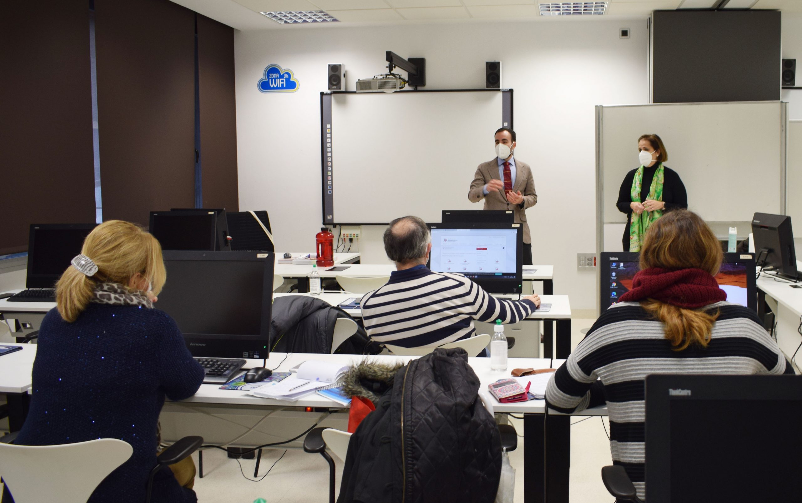 Participantes de la Lanzadera Conecta Empleo de Córdoba conocen nuevas medidas de apoyo al emprendimiento