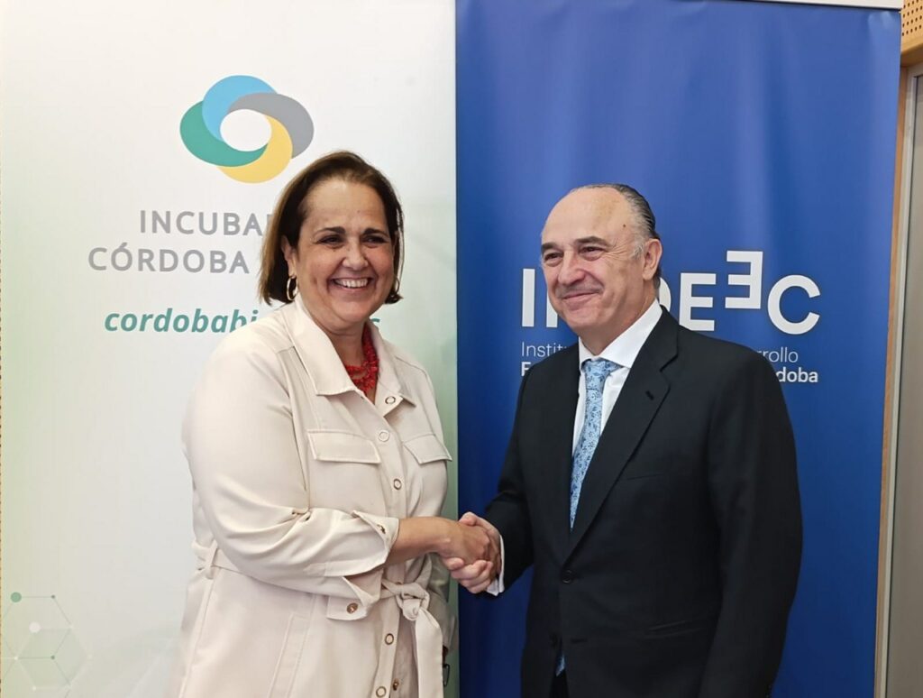 El IMDEEC y CaixaBank firman un convenio de colaboración para impulsar el programa de desarrollo de la Incubadora Córdoba Biotech