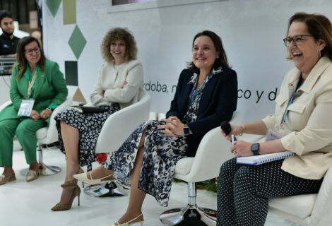 Directivas del sector de Defensa destacan en Feindef el avance del papel de la mujer en el sector logístico