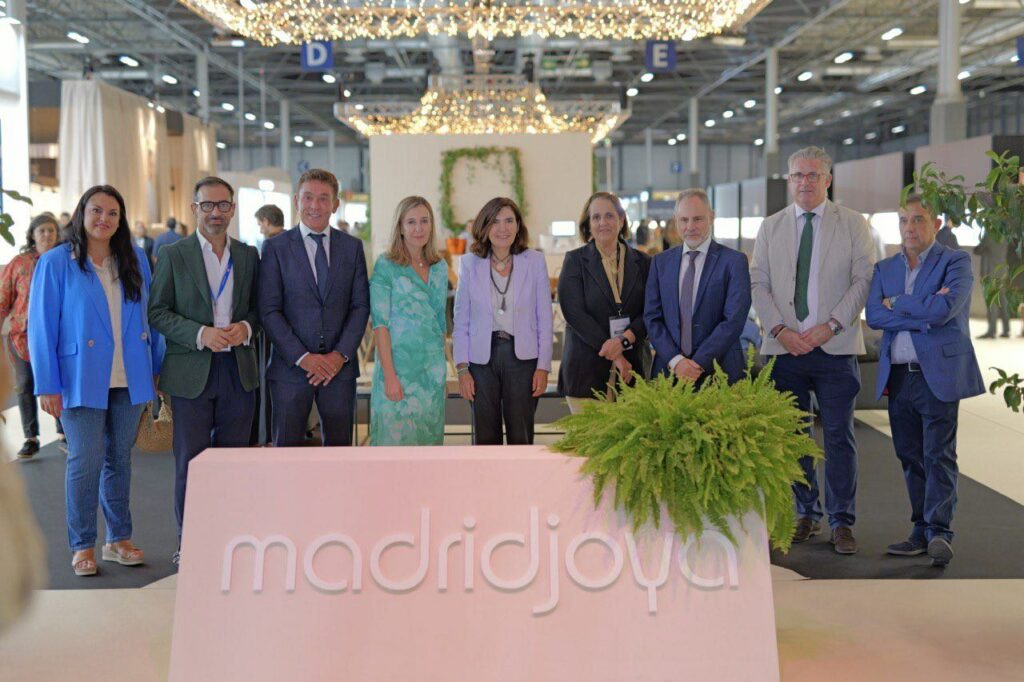 El Ayuntamiento inaugura su stand en MadridJoya, donde se une por primera vez a todo el sector joyero cordobés